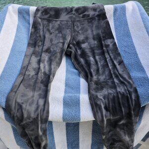 LuLulemon Align High-Rise Pants (25″ inseam) - Size 2 - Diamond Dye Pitch Grey